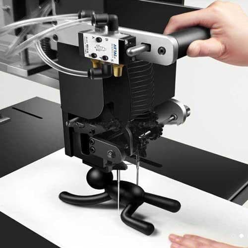 Máy đóng ghim bằng nhựa YUANHAN YH-31802L Máy đóng ghim bằng nhựa YUANHAN YH-31802L